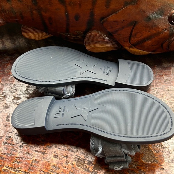 The Christian Dior Dio(r)evolution Slide Sandal Like New Size 37/US 7 Gorgeous🌺 - Picture 11 of 12